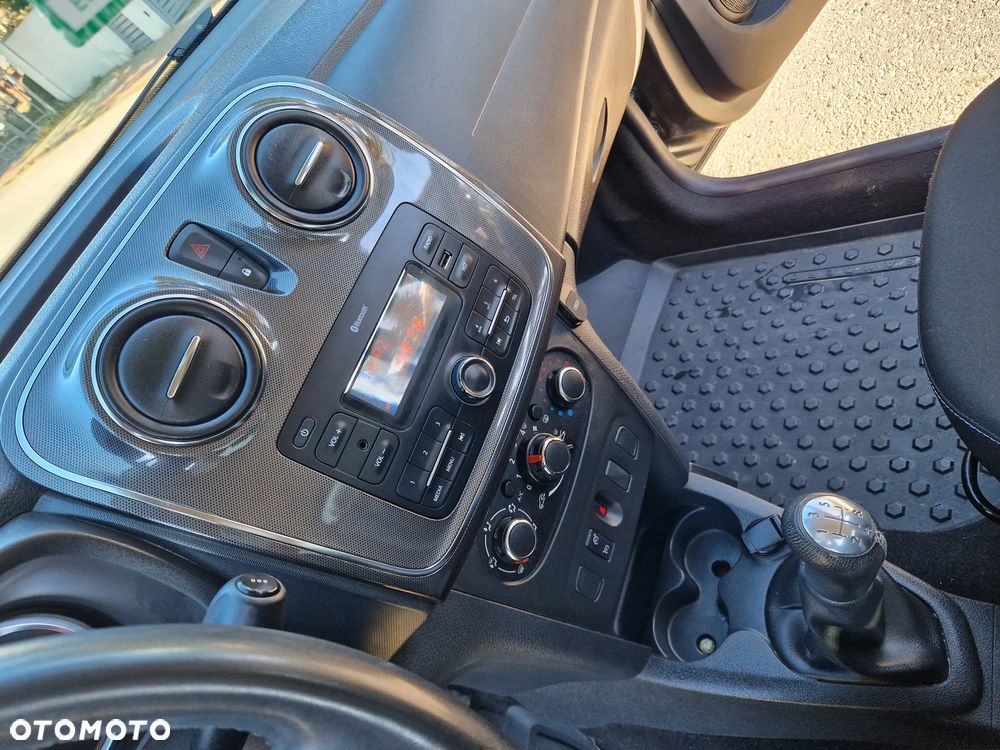 Dacia Sandero 0.9 TCe Laureate - 32