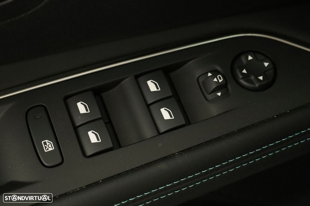 Peugeot 3008 1.2 Hybrid Allure e-DCS6 - 18