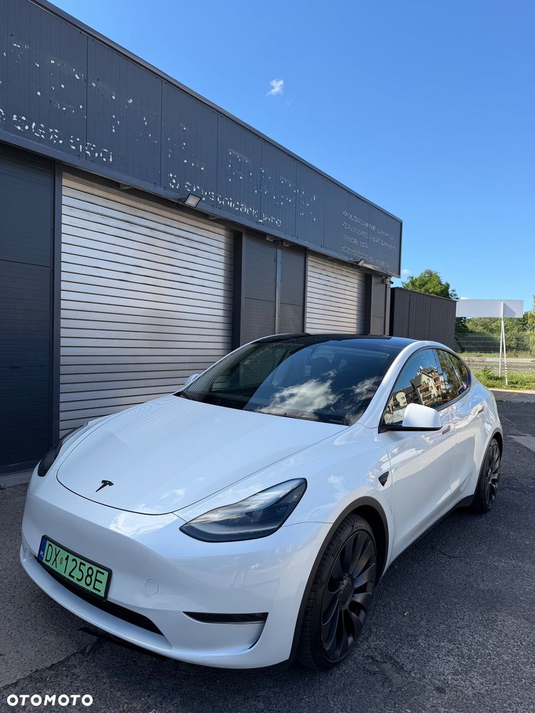 Tesla Model Y Performance AWD - 2