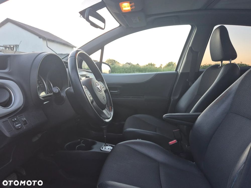 Toyota Yaris 1.5 VVT-i Style Selection - 11