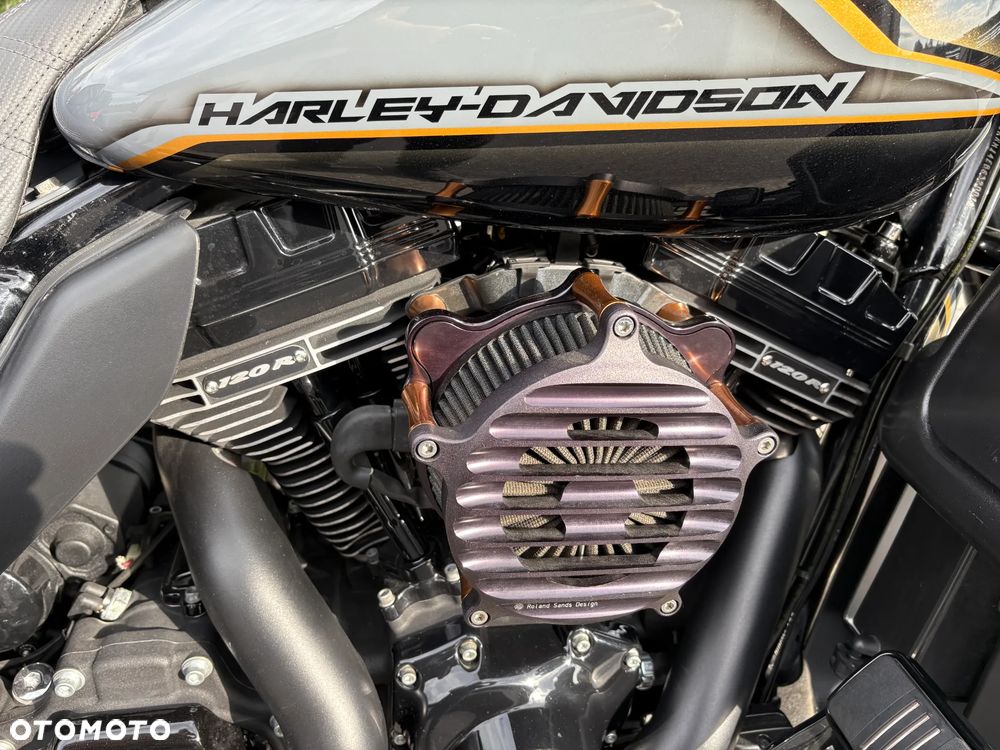 Harley-Davidson Touring Street Glide - 16