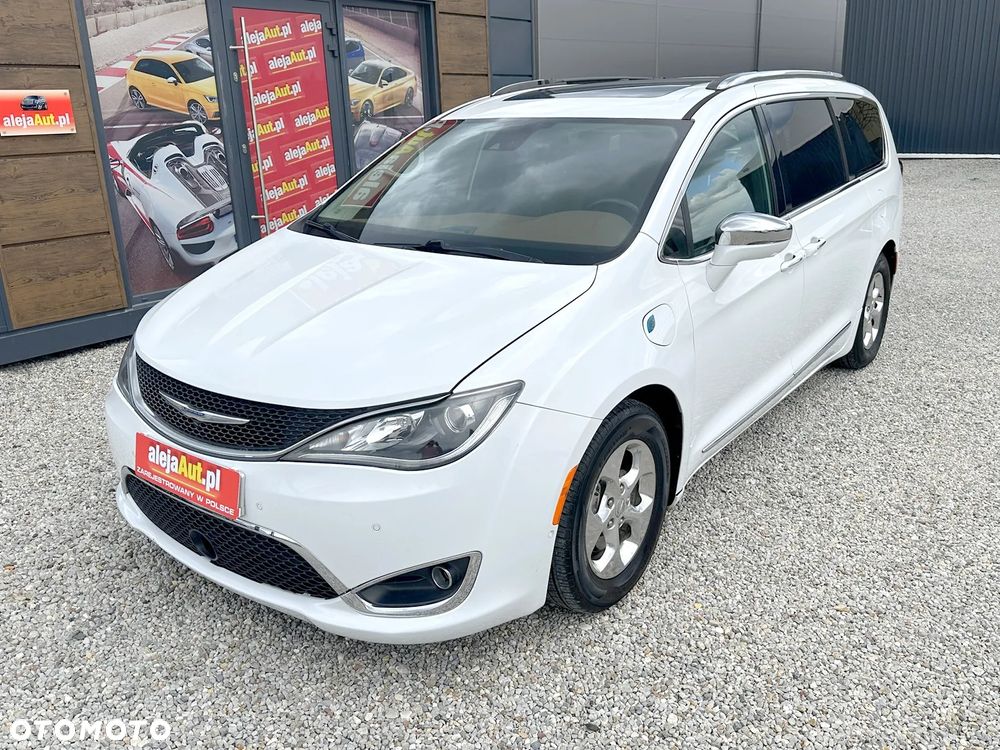 Chrysler Pacifica - 3