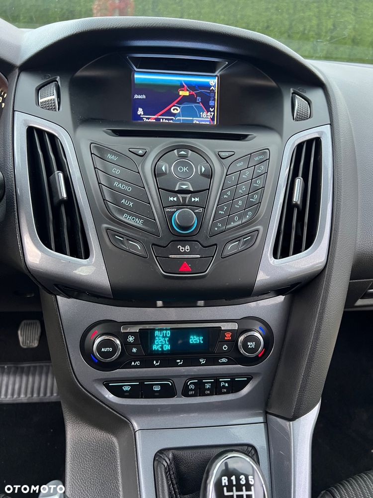 Ford Focus 1.6 EcoBoost Titanium - 39