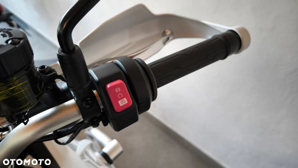 KOVE 800X Touring - 12