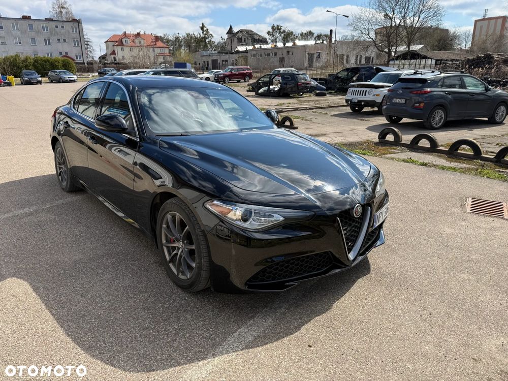 Alfa Romeo Giulia 2.0 Turbo 16V AT8-Q4 Ti - 2