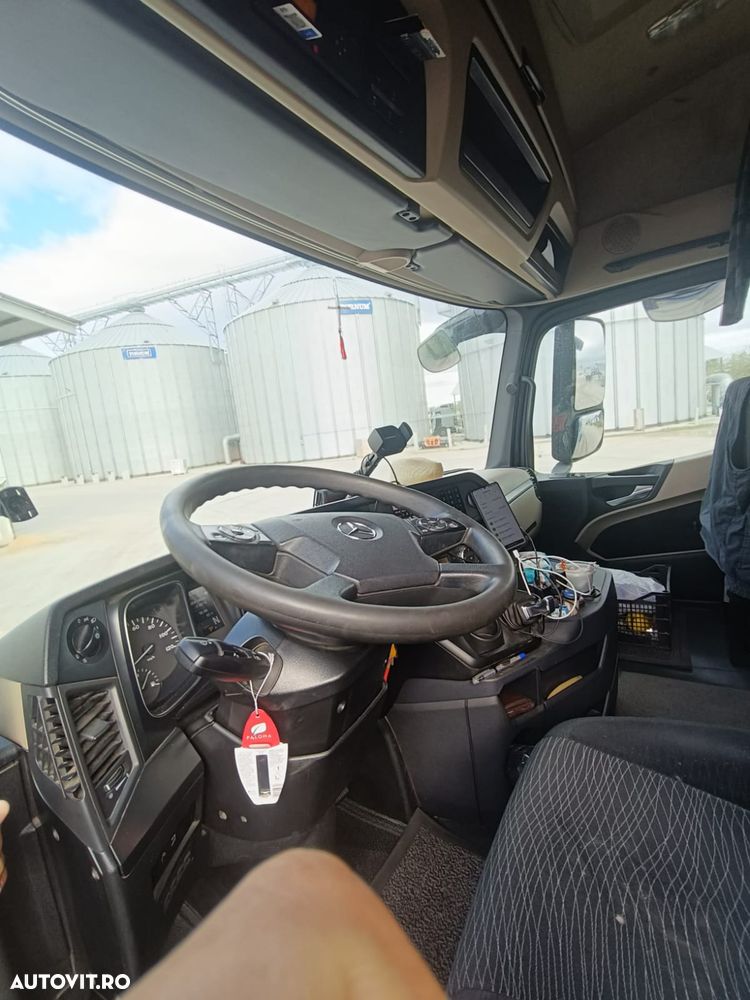 Mercedes-Benz ACTROS - 8