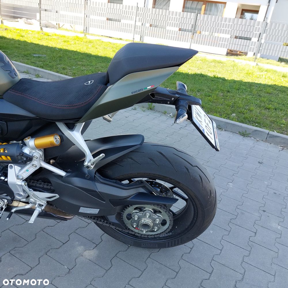 Ducati Streetfighter V2 - 8