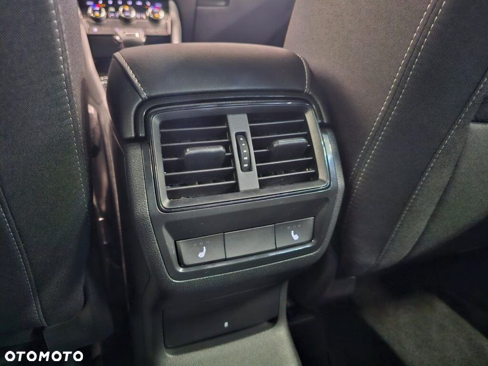 Skoda Karoq 1.5 TSI ACT 4x2 Sportline DSG - 22