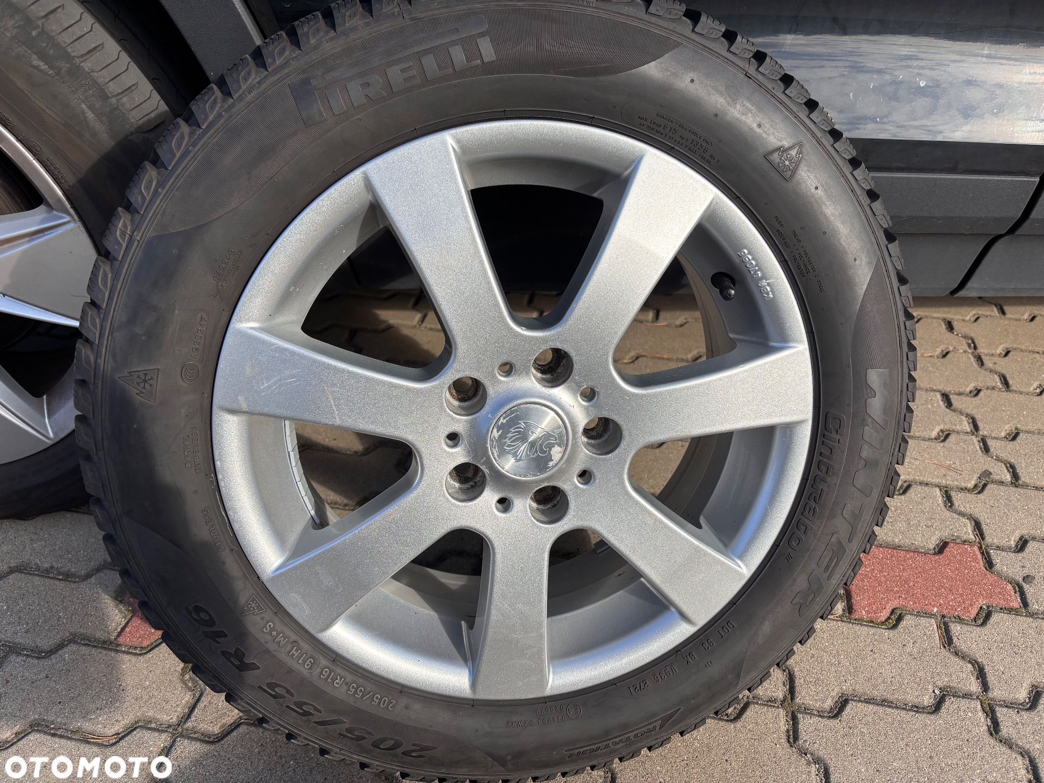 Alufelgi z oponami zimowymi Pirelli 16 - 1