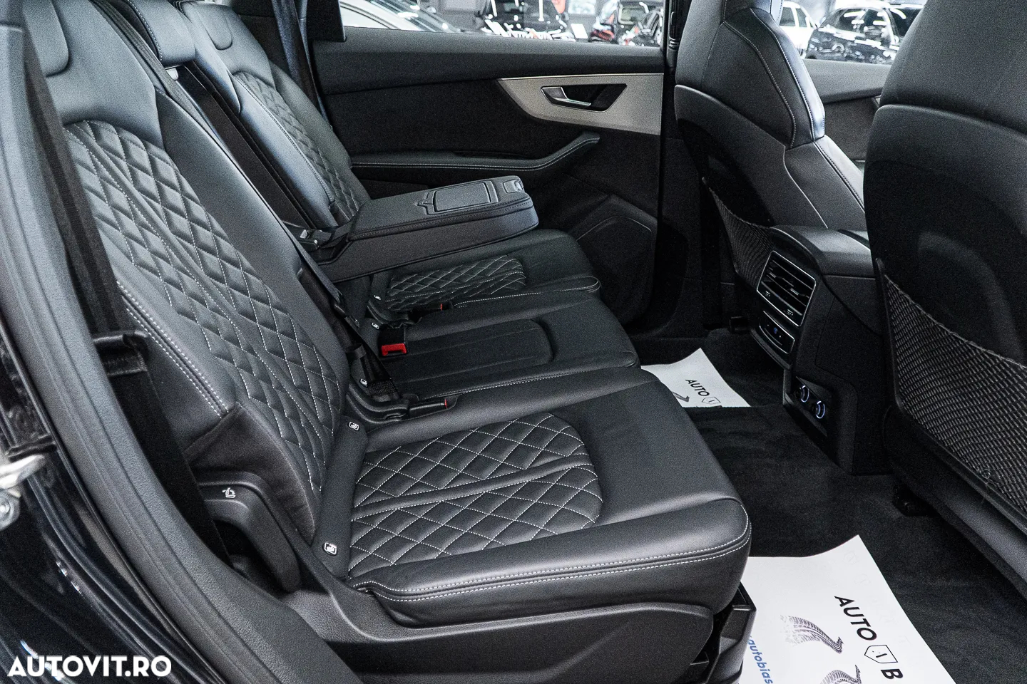 Audi Q7 55 TFSI e quattro Tiptronic PHEV S Line - 8