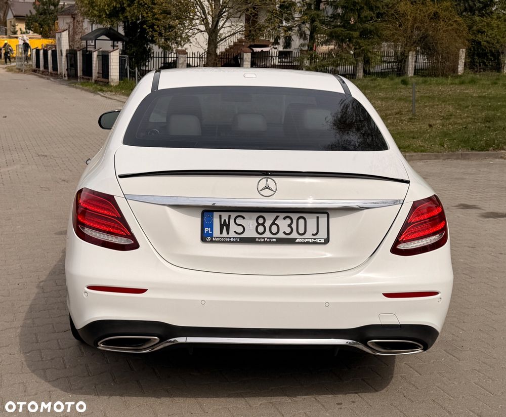 Mercedes-Benz Klasa E 300 9G-TRONIC AMG Line - 7