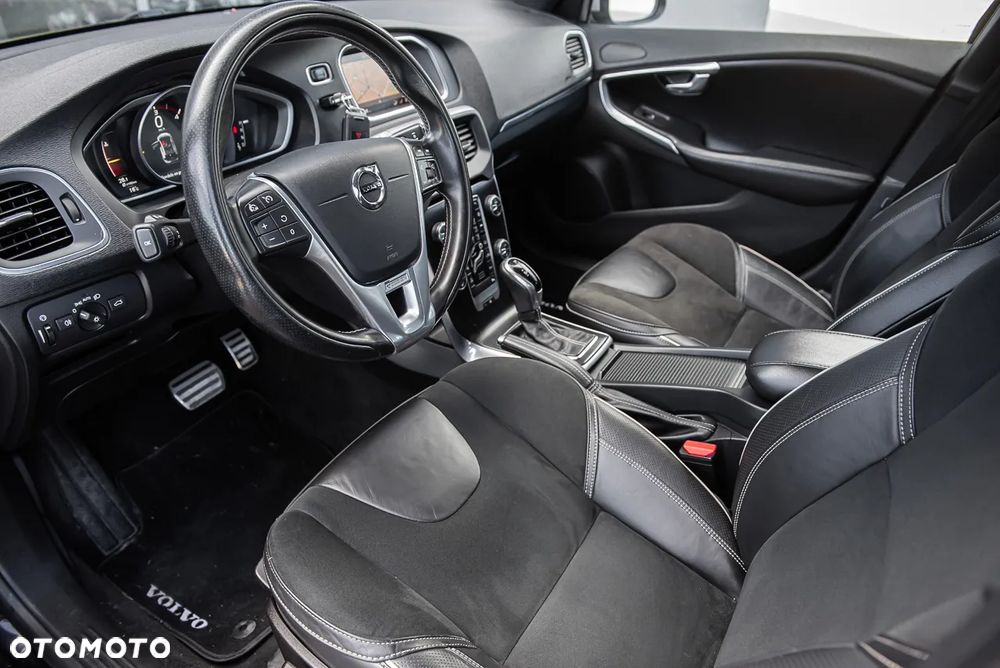 Volvo V40 D3 Geartronic RDesign - 15