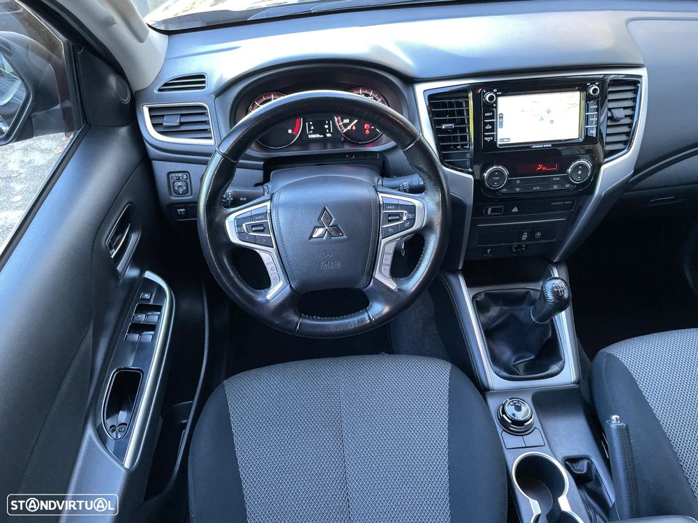 Mitsubishi L200 2.3 DI-D CD Invite Strakar Look 2WD - 29