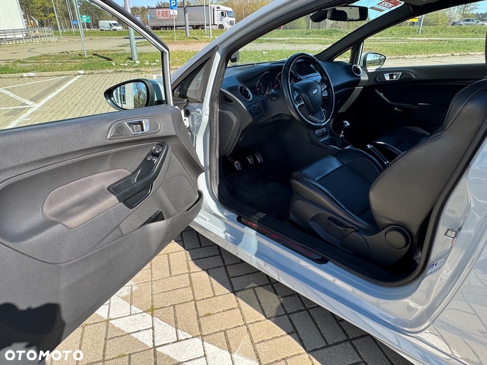 Ford Fiesta ST200 - 11