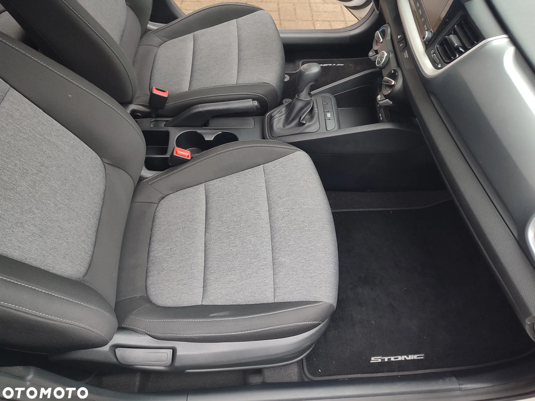 Kia Stonic - 33