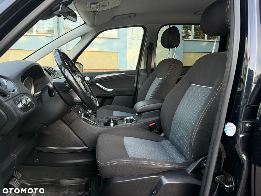 Ford Galaxy - 22