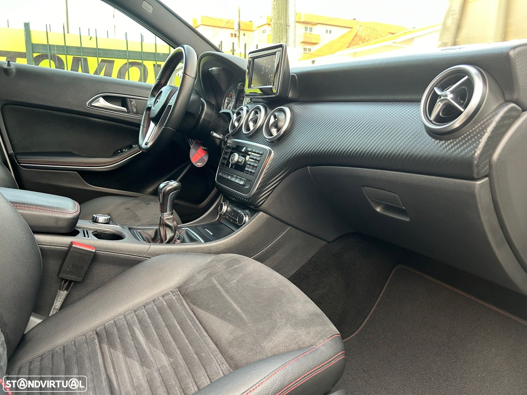 Mercedes-Benz A 200 CDi BE AMG Line - 28
