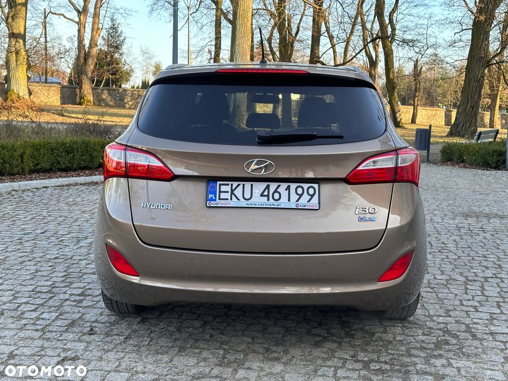 Hyundai i30 blue Kombi 1.6 GDi Style - 20