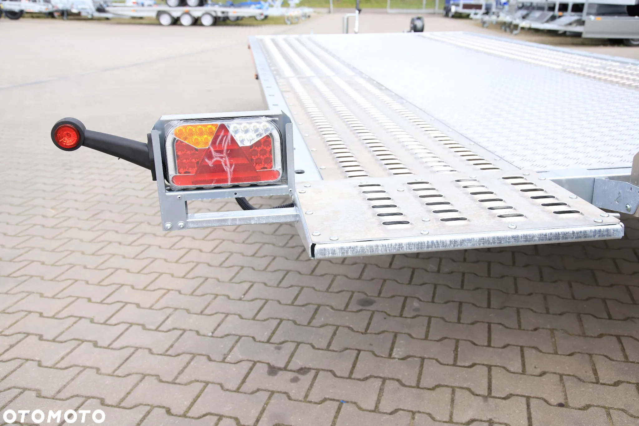 Lorries PLI35-5021 Wypełnienie alu ryfel DMC 3500 kg Uchylna grawitacyjnie - 15