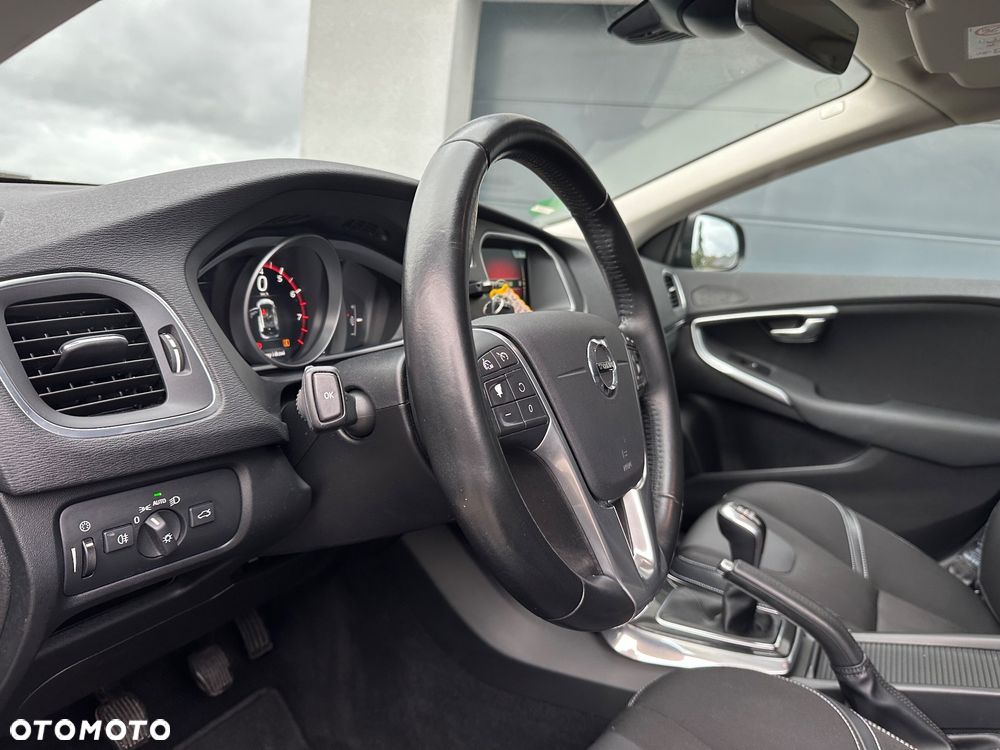 Volvo V40 T3 Drive-E Momentum - 7