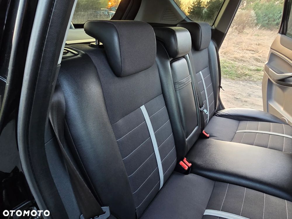 Ford Kuga 2.0 TDCi 4x4 Titanium - 25