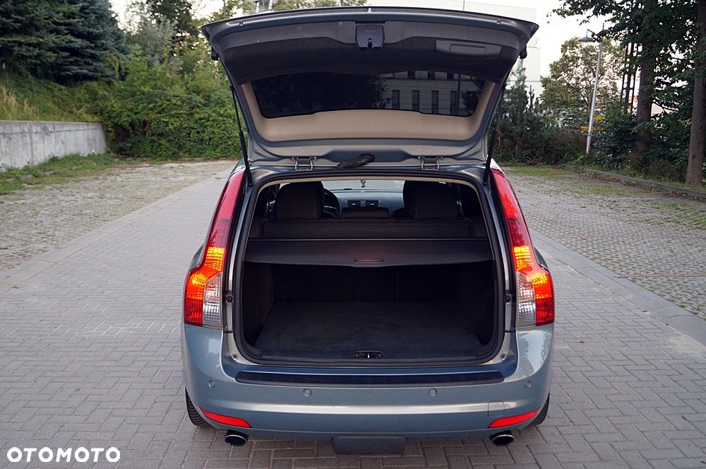 Volvo V50 D5 Momentum - 34
