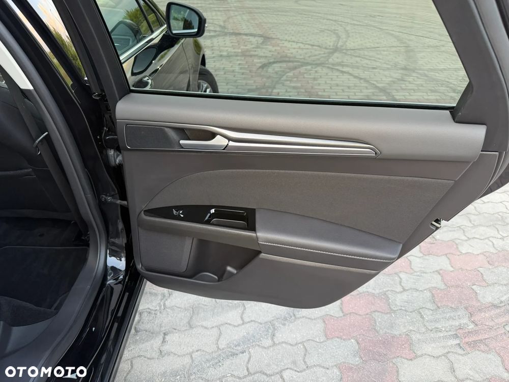Ford Mondeo - 25