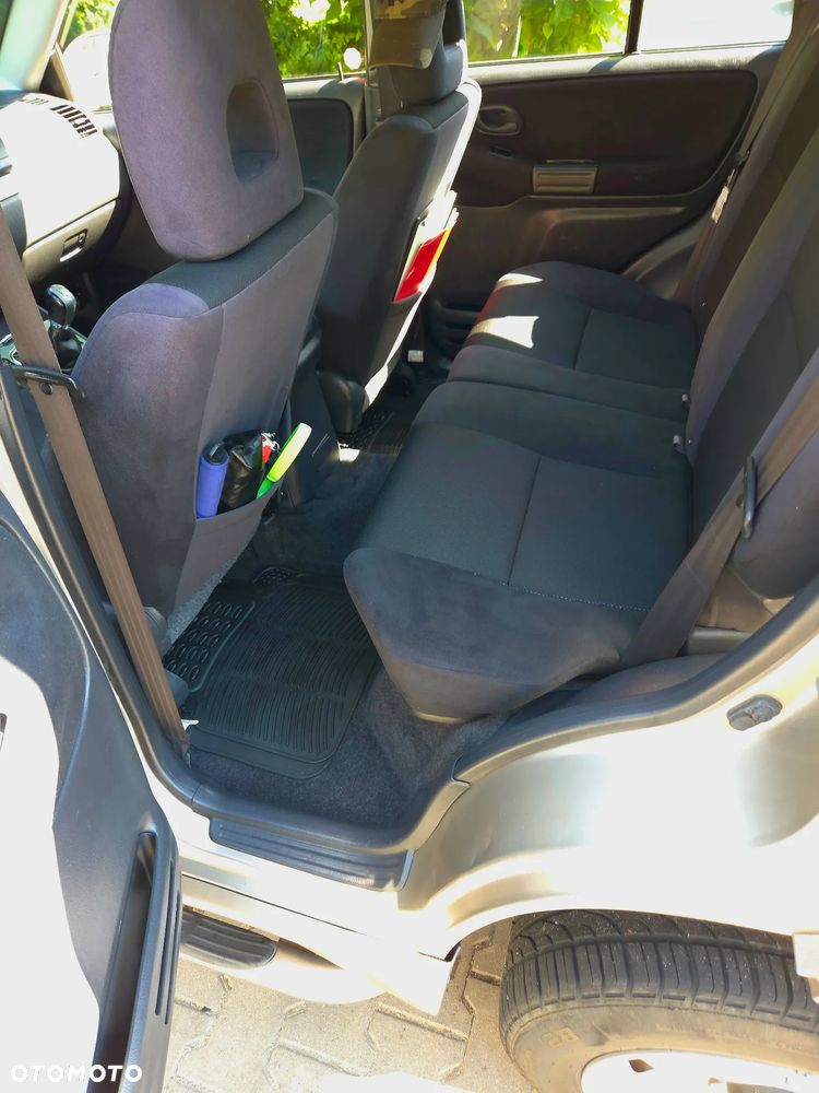 Suzuki Grand Vitara 2.0 - 10