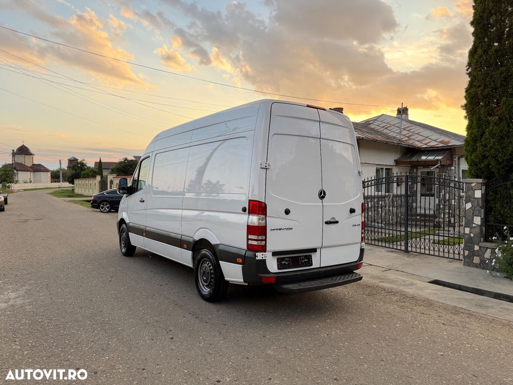Mercedes-Benz Sprinter - 2