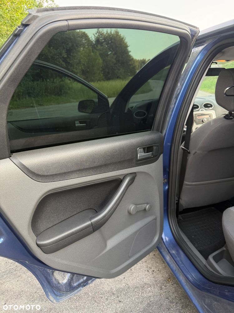 Ford Focus 1.8 TDCi Ambiente - 12