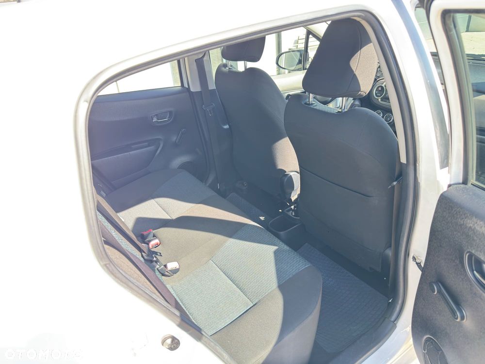 Toyota Yaris - 8