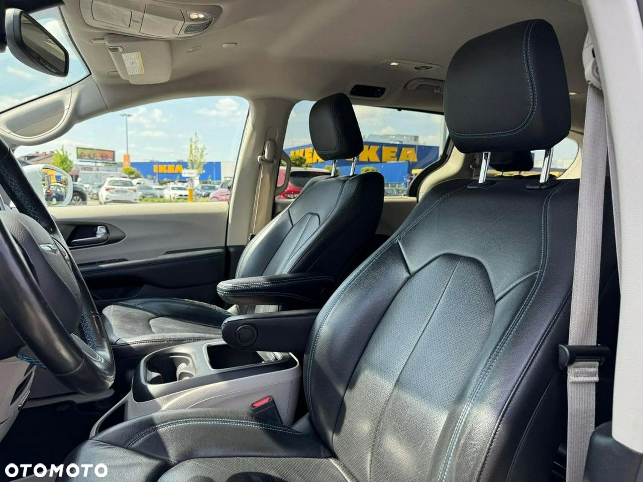 Chrysler Pacifica - 25