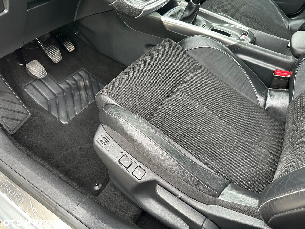 Citroën C4 1.6 VTi Exclusive - 32