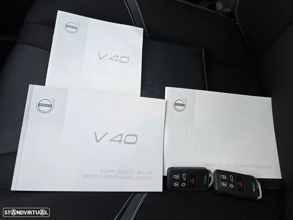 Volvo V40 2.0 D2 Momentum - 24
