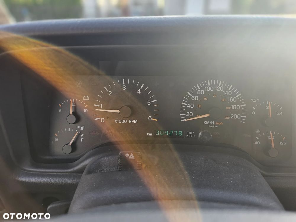Jeep Cherokee 4.0 Limited - 12