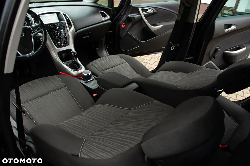 Opel Astra 1.4 Turbo Innovation - 32