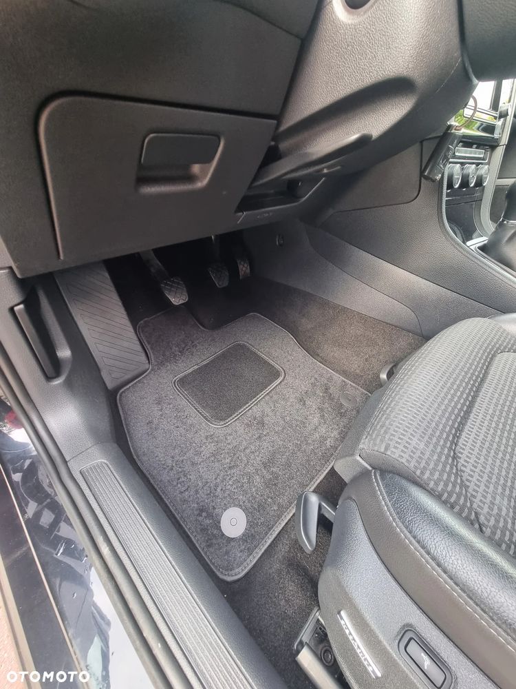 Volkswagen Golf 2.0 BlueTDI Highline - 25