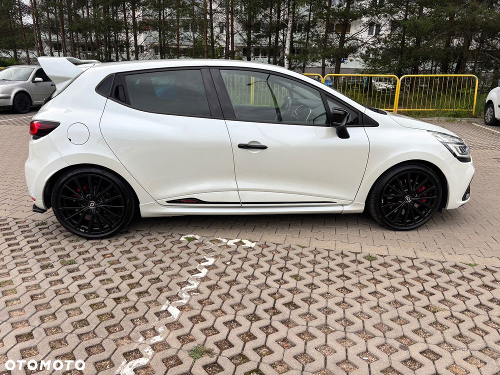 Renault Clio 1.6 R.S 220 EDC - 6