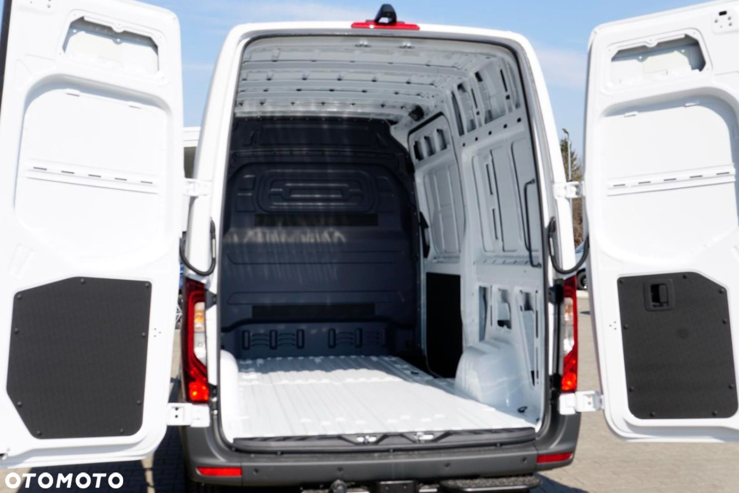 Mercedes-Benz Sprinter - 21