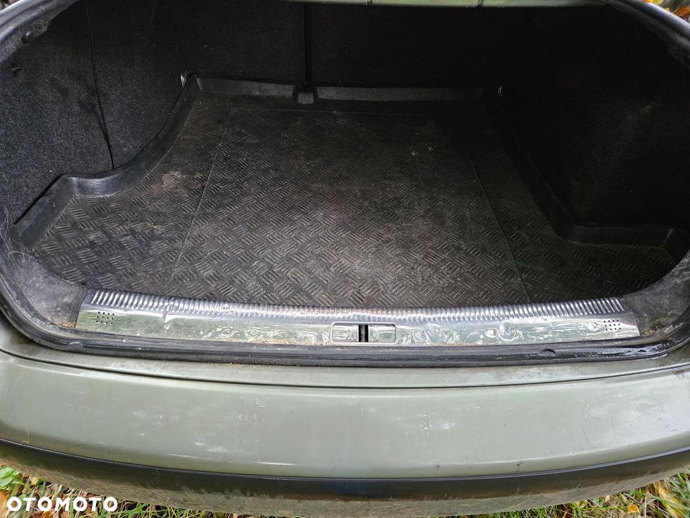 Volkswagen Passat 1.9 TDI Comfortline - 9