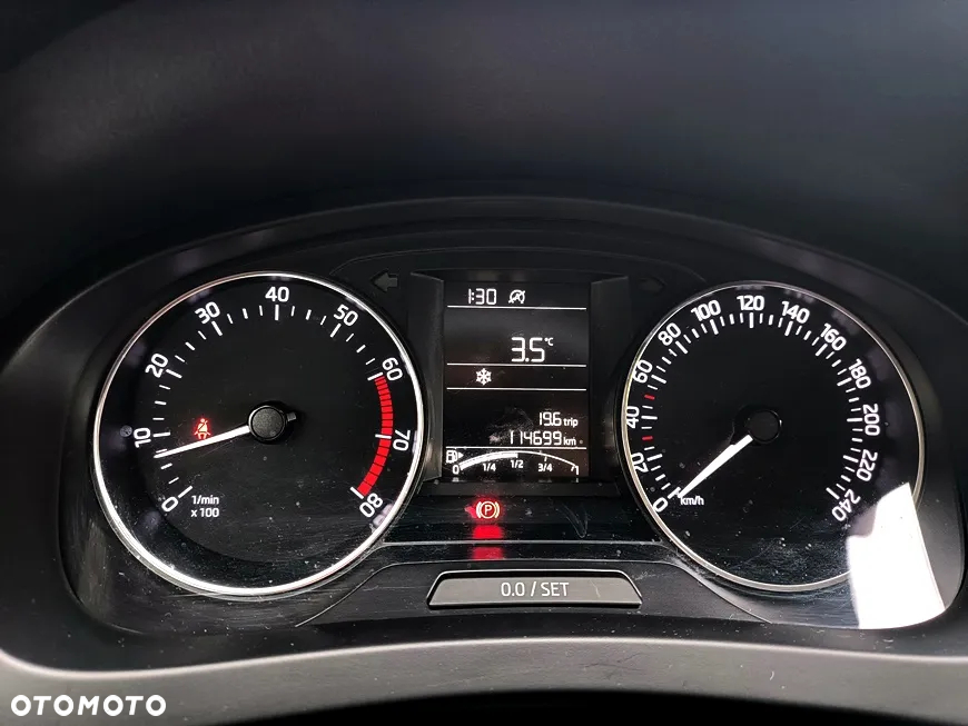 Skoda RAPID 1.2 TSI Active - 23