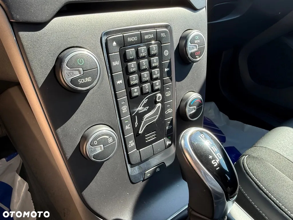 Volvo V40 D2 Geartronic Momentum - 26