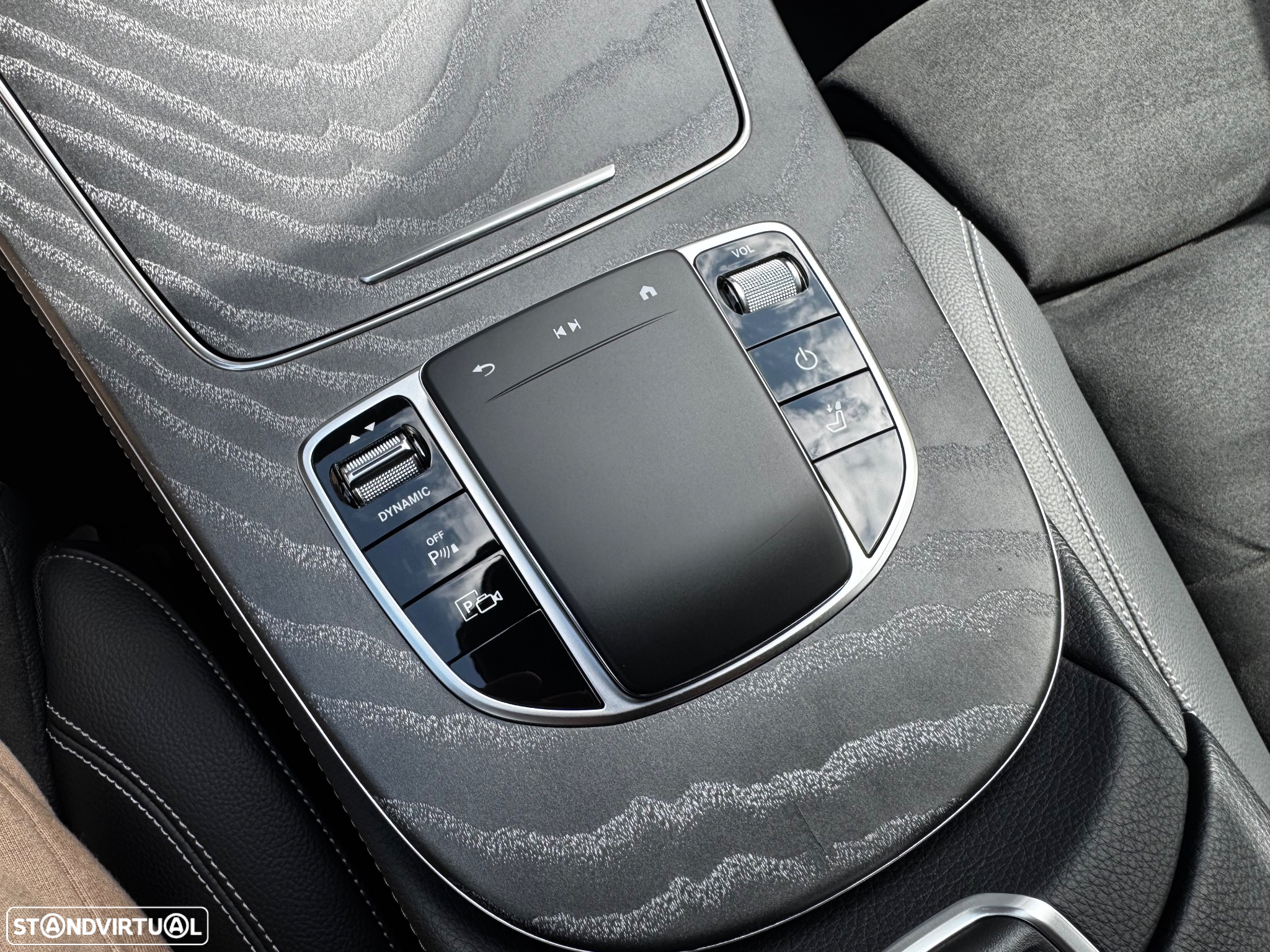 Mercedes-Benz E 300 de AMG Line - 26