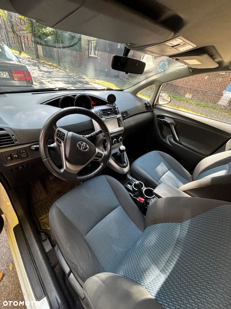 Toyota Verso 1.6 D-4D Active - 11