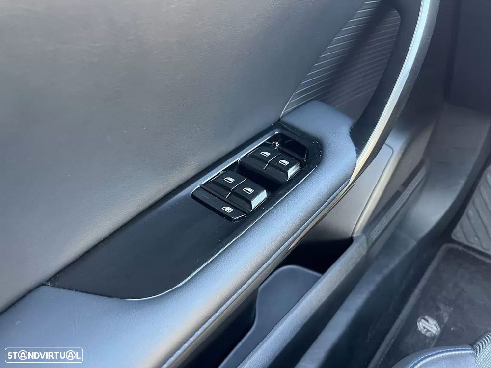 MG MG4 64 kWh Luxury - 19