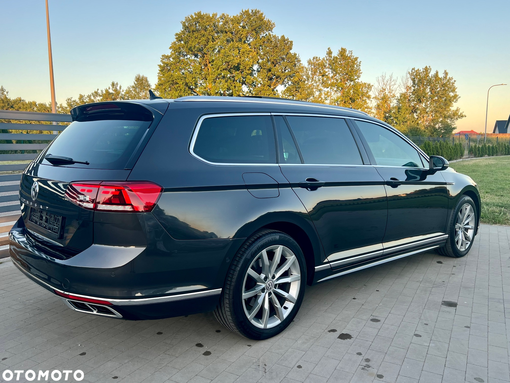 Volkswagen Passat 2.0 TDI SCR R-Line Plus DSG - 3