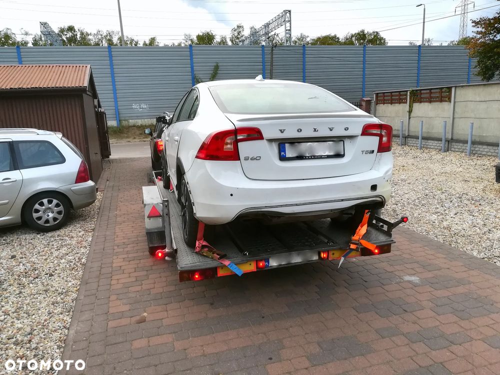 Volvo S60 T5 AWD Momentum - 4