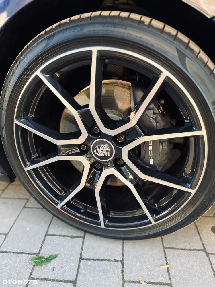 Porsche Taycan 89kWh - 16