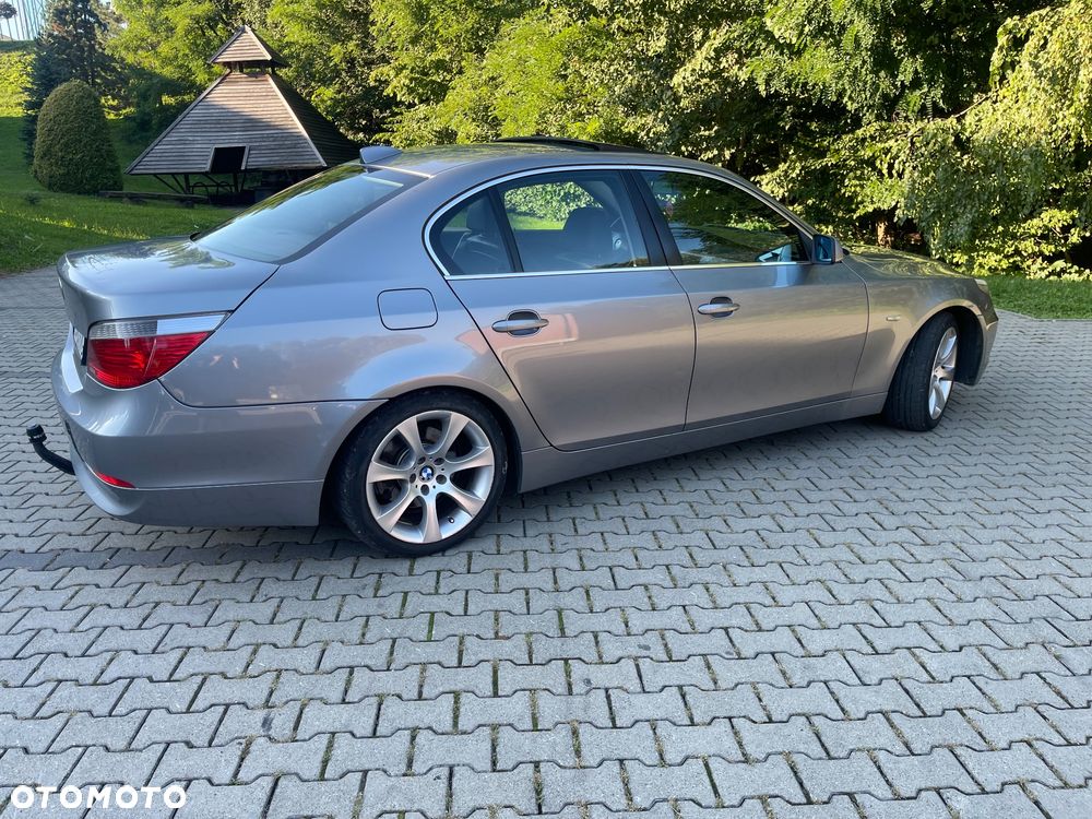 BMW Seria 5 520i - 5