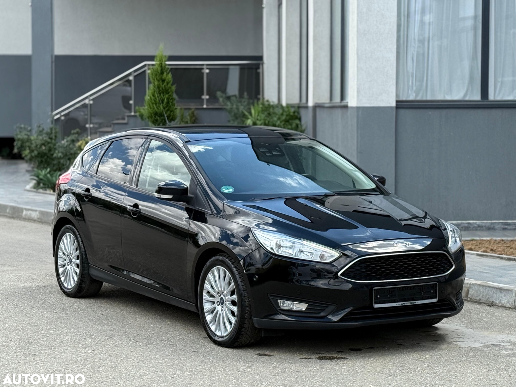 Ford Focus 1.0 EcoBoost Connected - 11